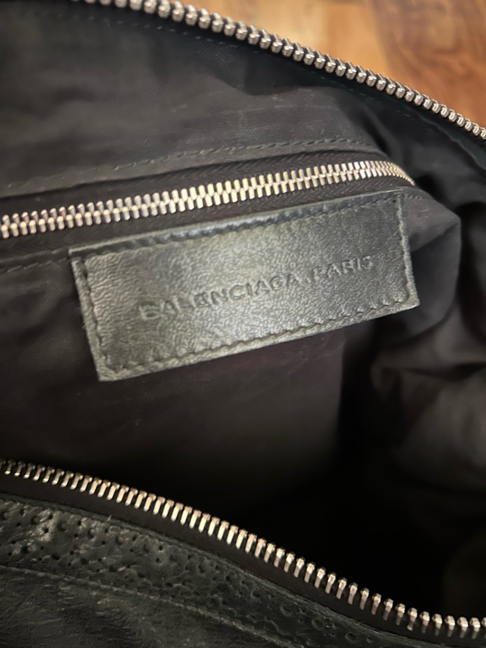 Balenciaga Day Hobo Bag Giant Brogues Hardware - Picture 7 of 9